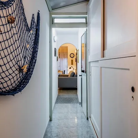 Coralie House * 지아르디니낙소스