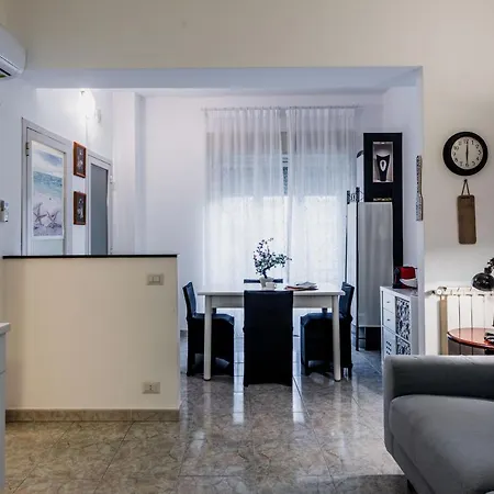Coralie House * 지아르디니낙소스